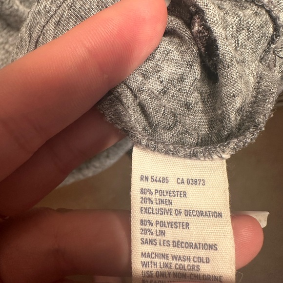 Medium AE Grey Scoop neck 3/4 length sleeve. Great condition. - Picture 2 of 5
